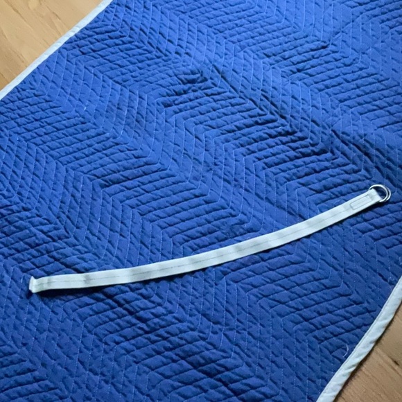 🏈 football stadium bench blanket. Quilted reversible. Rolls up compact used - Picture 9 of 12